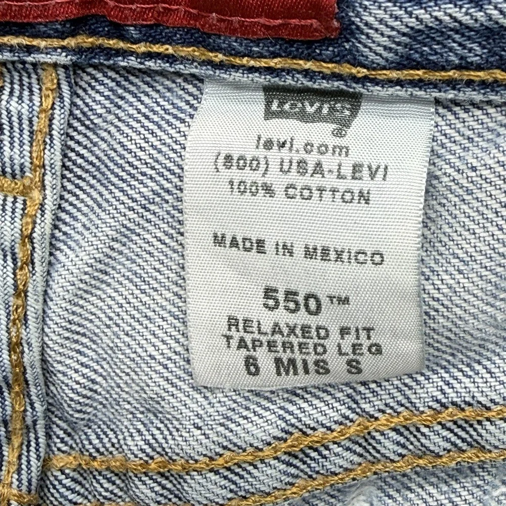 Levis Shorts Womens Measured 28x2 Blue Cut-Off 550 Classic Frayed Distressed